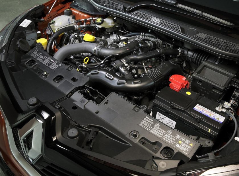 Моторный отсек Рено Каптур 1.3