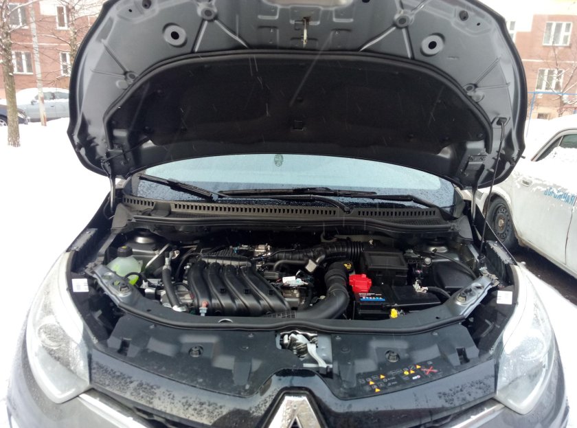 Уплотнитель капота Рено Каптур