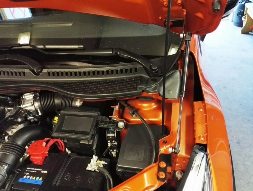 Капот Рено Каптур