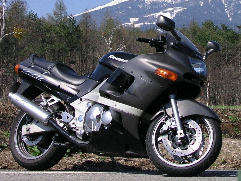 Kawasaki ZZR 400 2