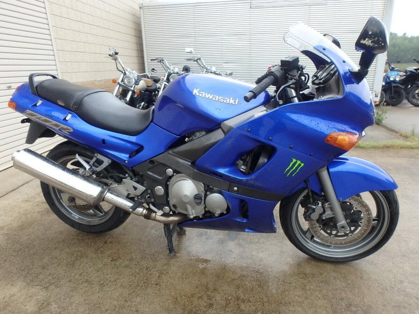 Kawasaki ZZR 400 2