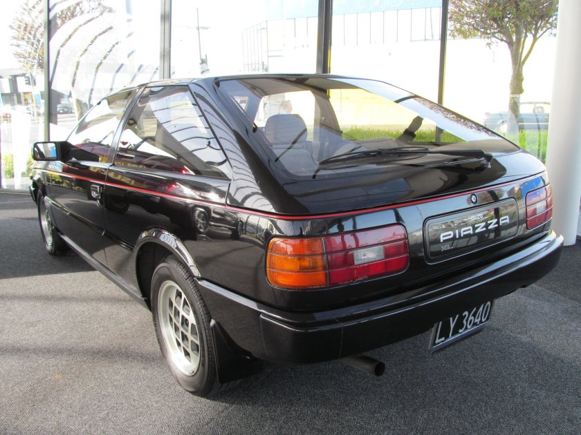 Isuzu Piazza 1985