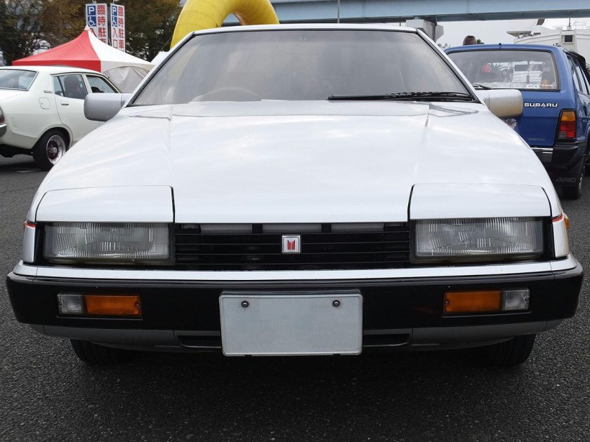 Isuzu Piazza (jr120)