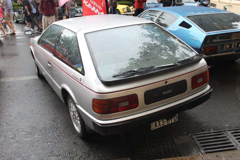 Isuzu Piazza Turbo 1989