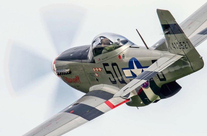 Истребитель p-51d Mustang