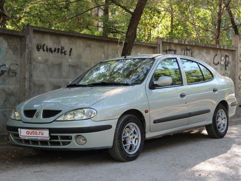 Renault Megane 1.4 МТ, 2002,