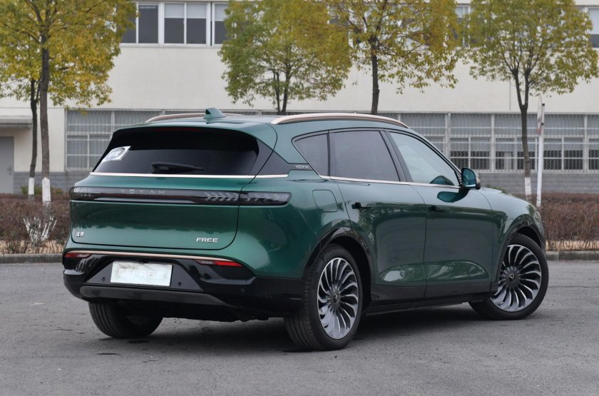 Кроссовер voyah 2022