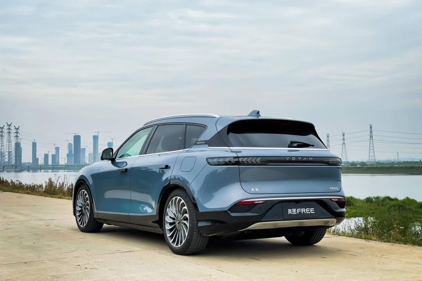 Эволют кроссовер