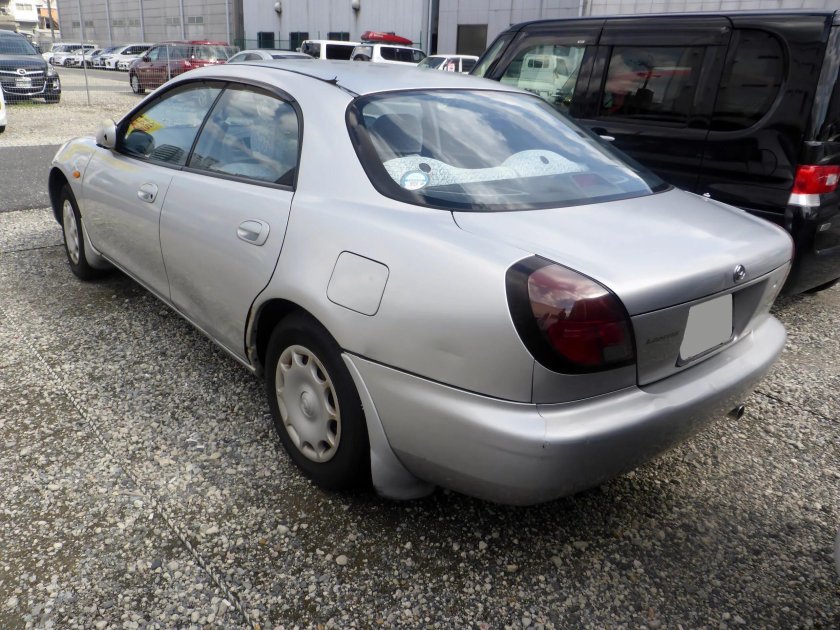 Мазда Лантис седан