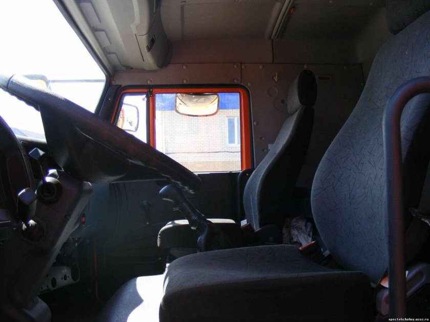 КАМАЗ 65115 самосвал салон