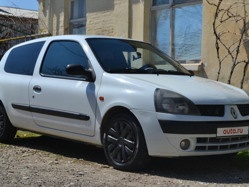 Рено Клио 2002 белая