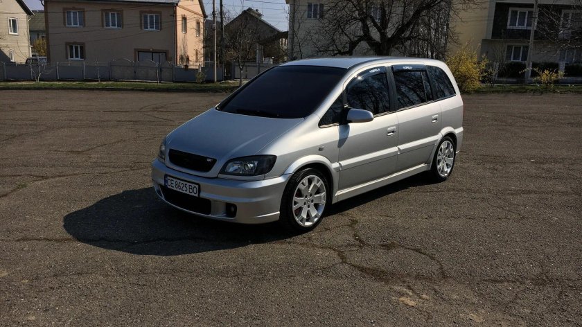 Opel Zafira OPC 2004
