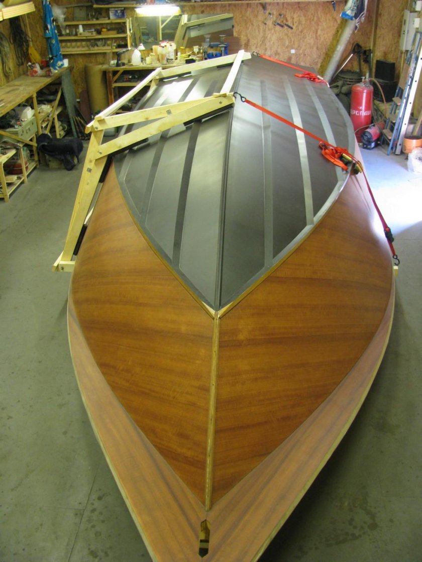 Лодка из дерева