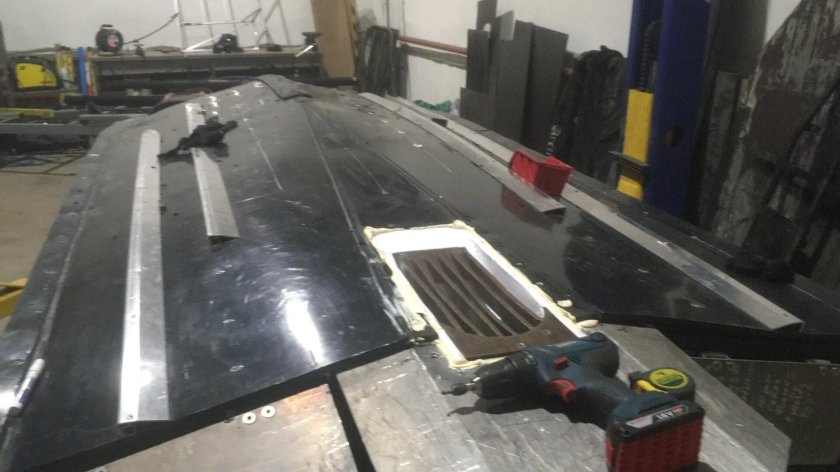 Алюминиевая лодка с водометом