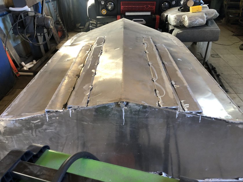 Лодка Спайдер 390