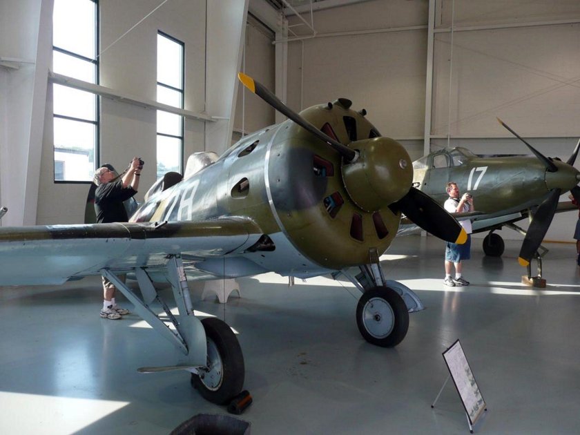 Самолет Polikarpov i-16