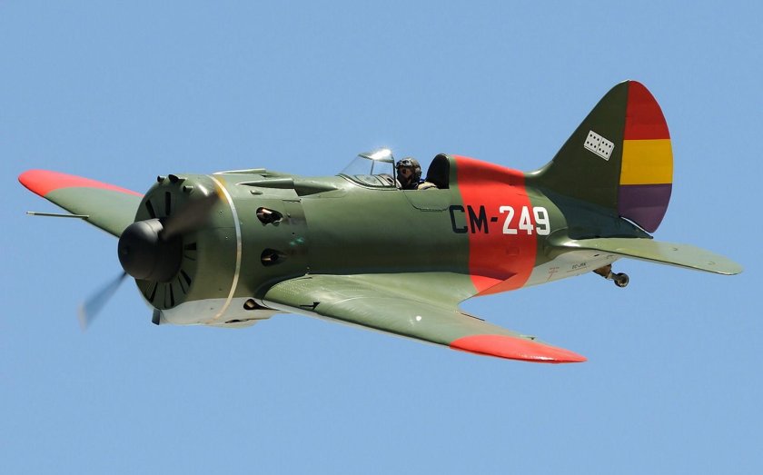 Истребитель Поликарпова и-16