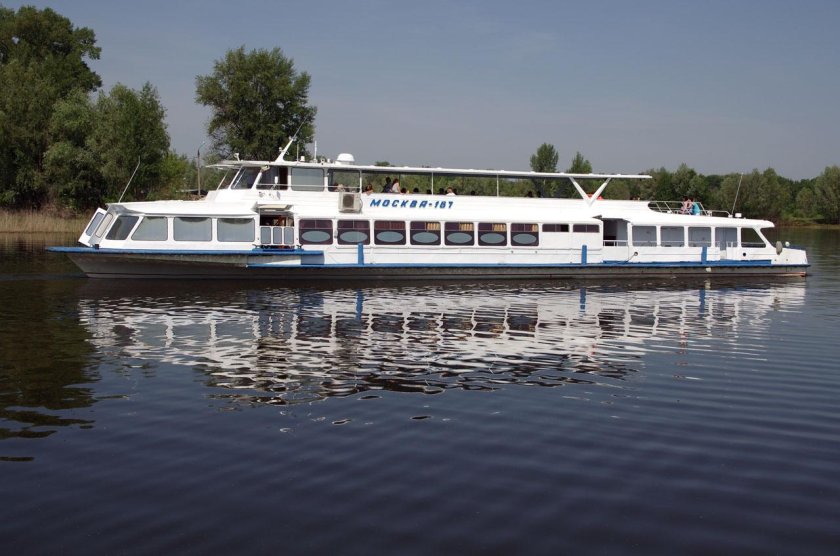 Теплоход Москва р51э