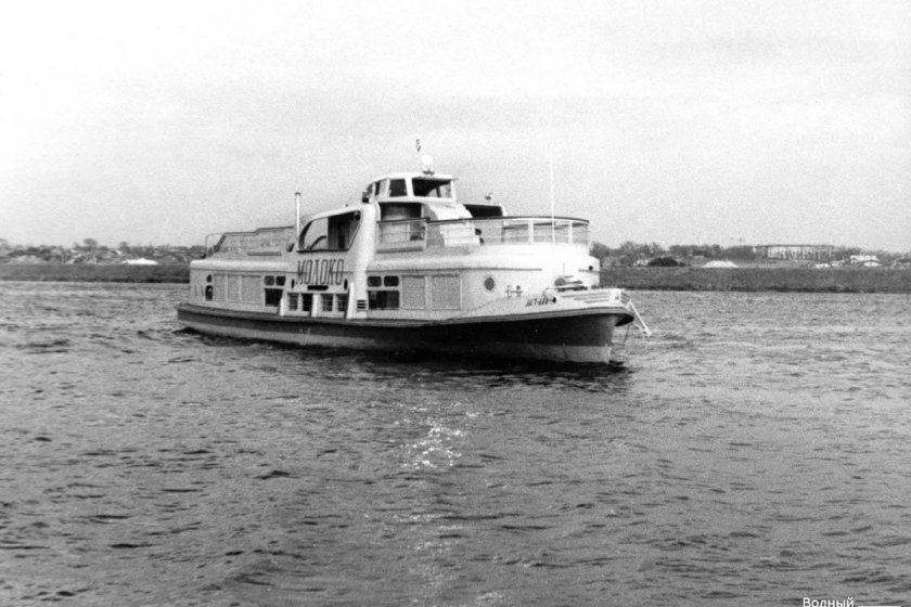 Речной теплоход проекта 544 Москвич