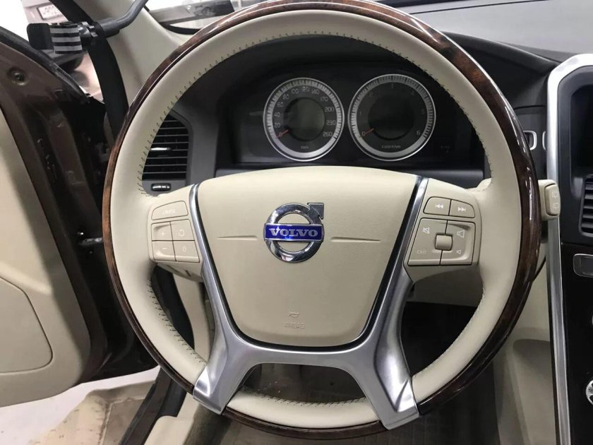 Руль Вольво хс60