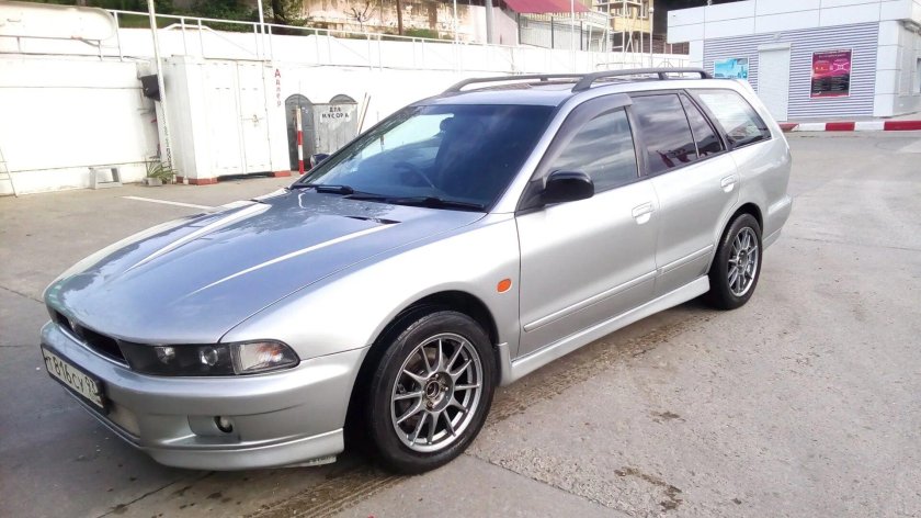 Mitsubishi Legnum stock