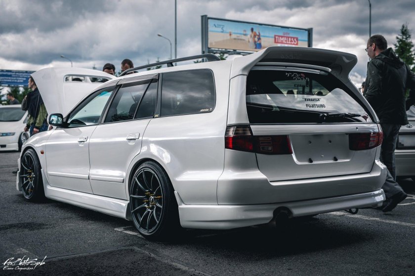 Митсубиси Легнум универсал