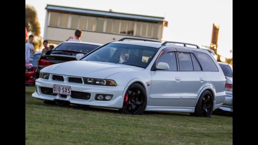 Митсубиси Легнум ВР 4 универсал