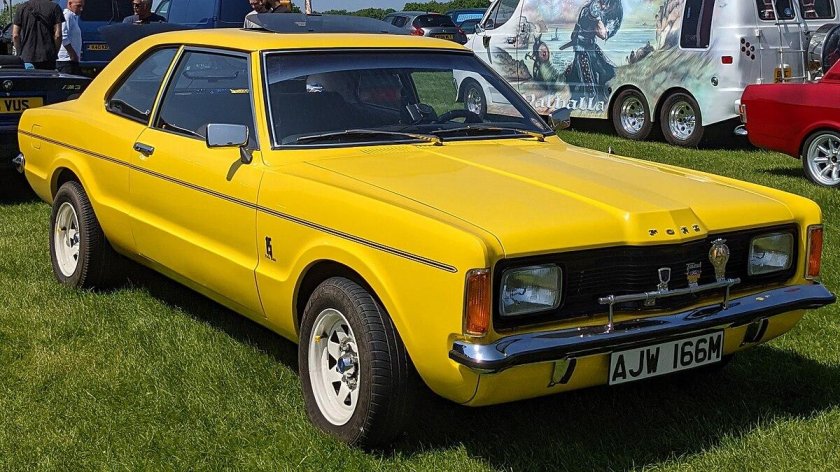 Ford Cortina 1 24