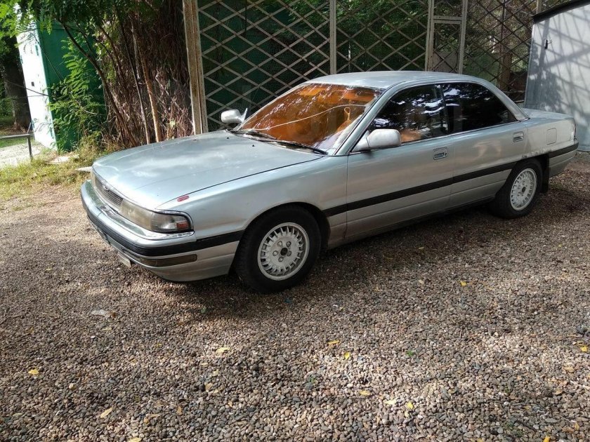 Mazda persona 1988