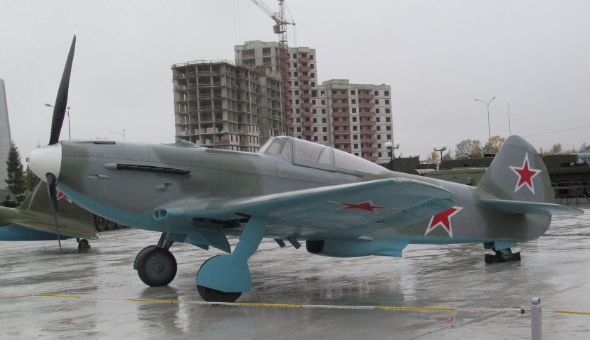 Самолет миг 9