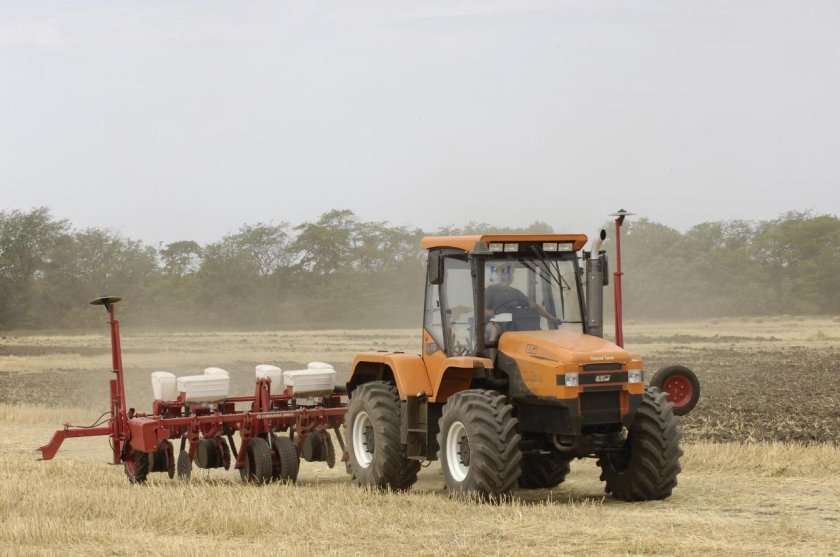 Трактор Уралвагонзавод РТМ-160
