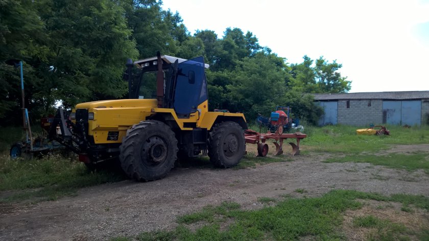 Трактор Уралвагонзавод РТМ-160