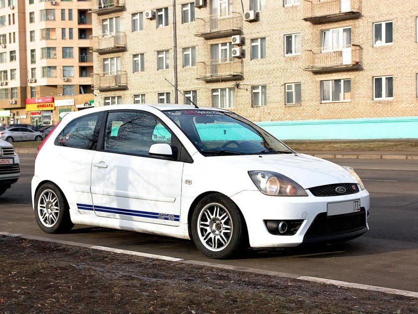 Форд Фиеста мк5 St