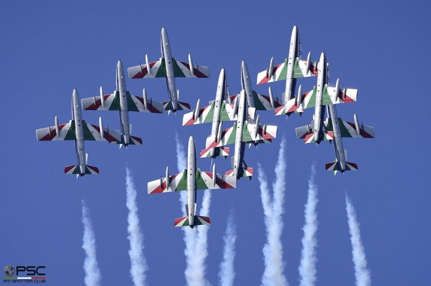 Небесные гусары пилотажная группа