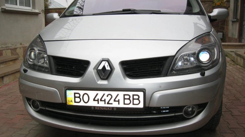 Фара Рено Сценик 2