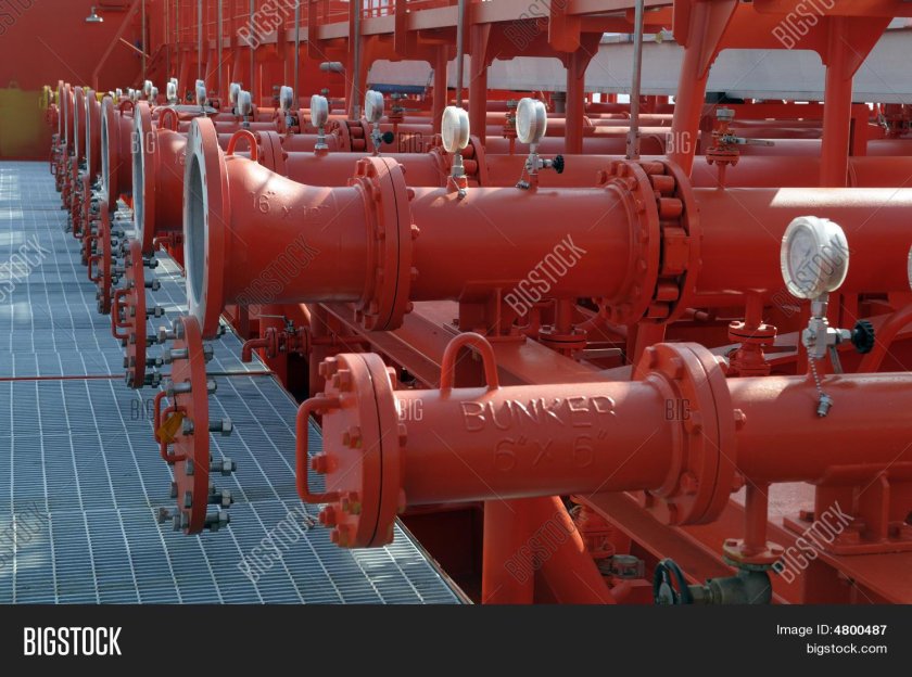 Грузовой манифольд танкера