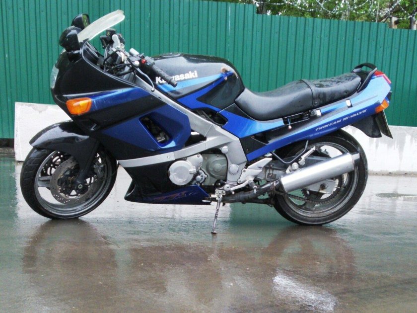 Кавасаки ZZR 400 кубов