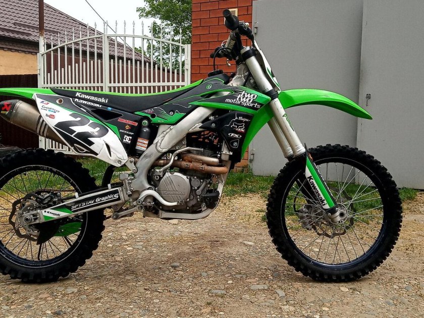 Мотоцикл Кавасаки кросс