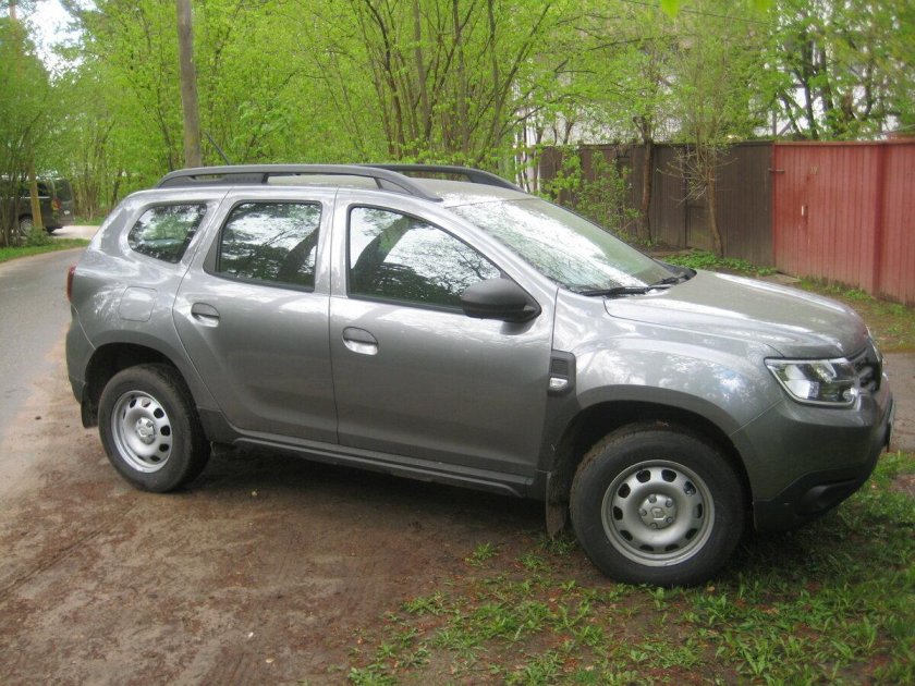 Kad Grey Nissan Terrano