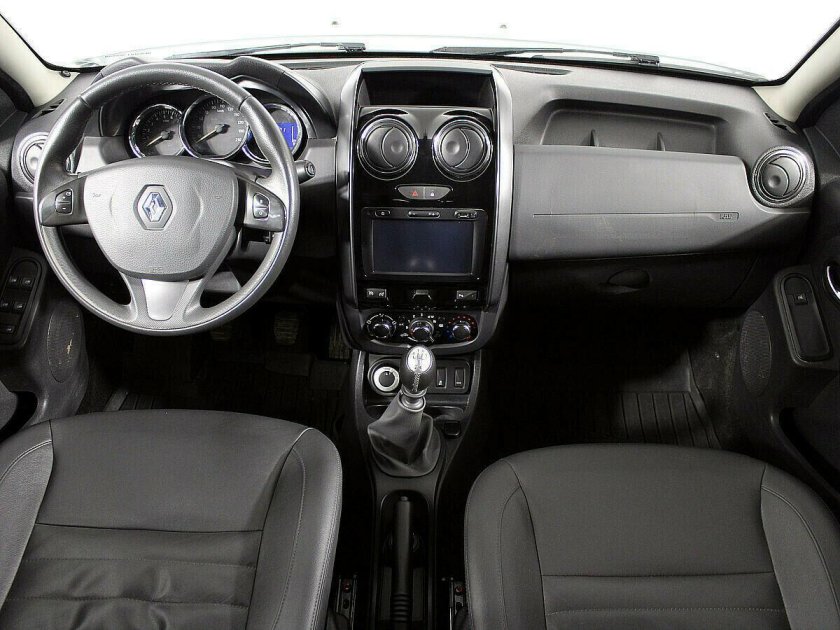 Рено Дастер 2017 салон