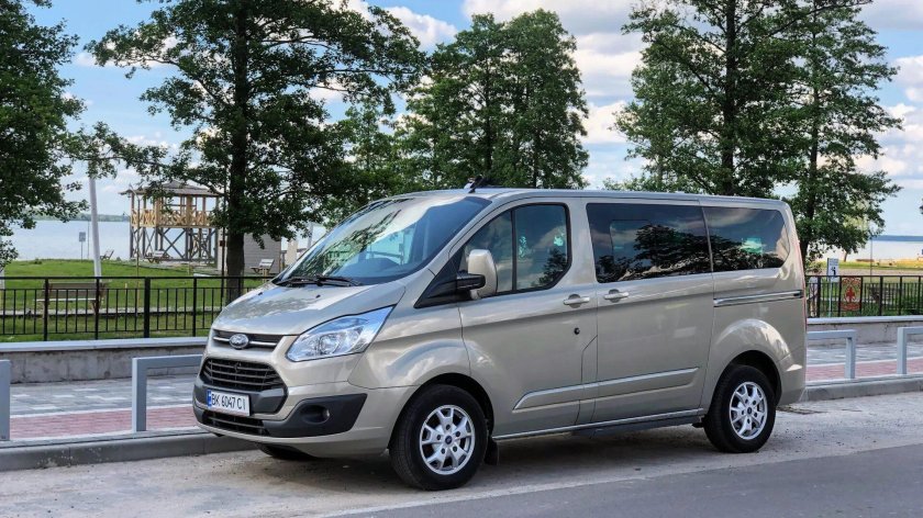 Ford Custom Tourneo 2