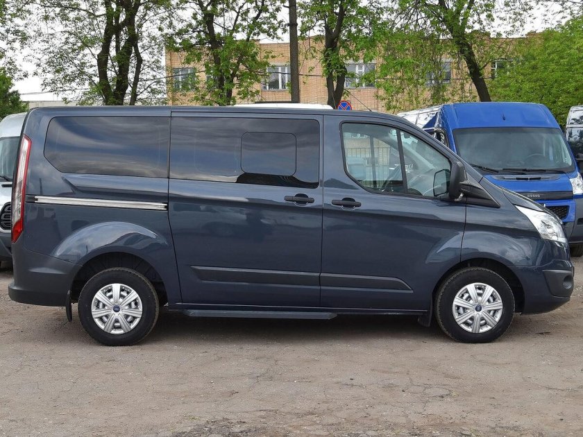 Ford Tourneo Custom 2013