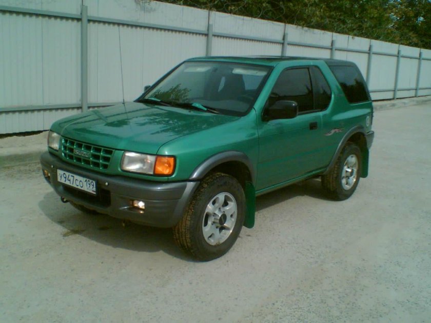 Исузу 2000г 3х дверный