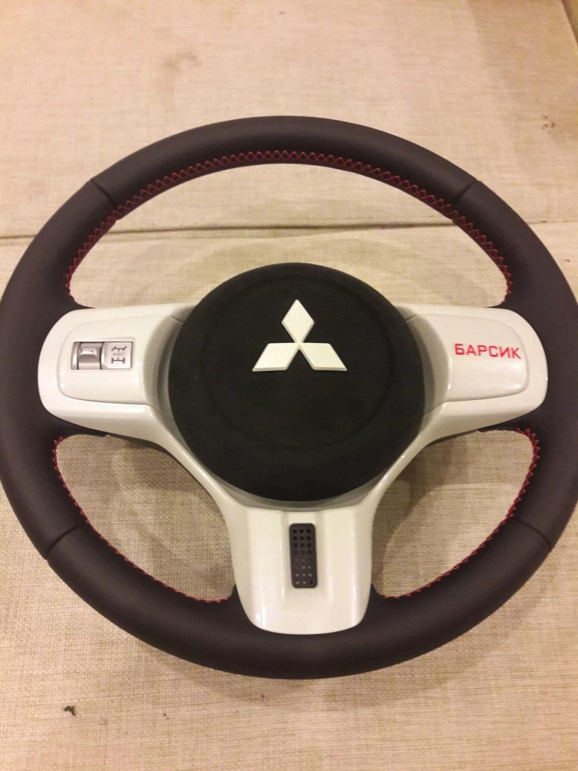 Руль Мицубиси Эклипс 3