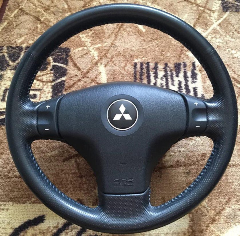 Mitsubishi Airtrek руль