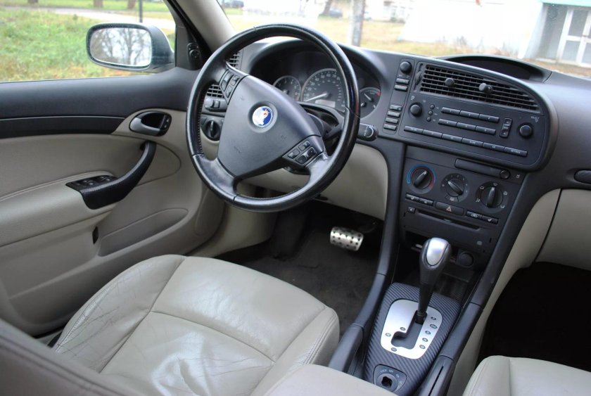 Saab 9-3 2004 салон