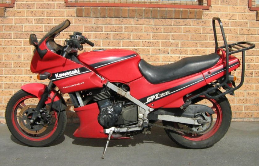 Кавасаки GPZ 500s