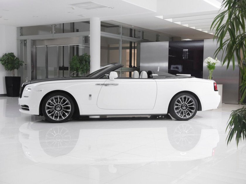 Роллс Ройс кабриолет 2022
