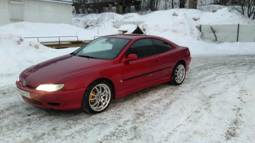 Пежо купе красная