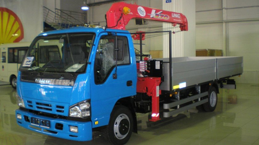 Isuzu грузовик 10т бортовой